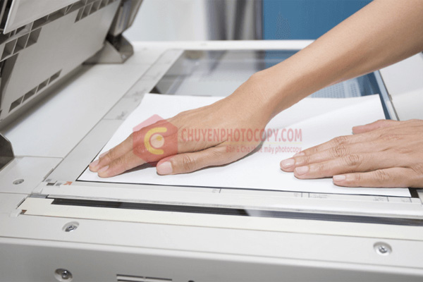 Máy photocopy có tính năng chính là sao chép và in ấn tài liệu
